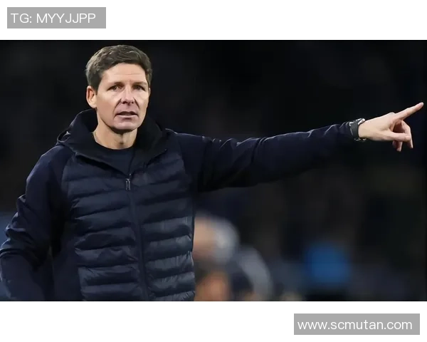 格拉斯纳盛赞法兰克福本赛季创历史最佳,力挽狂澜盼格伊留守 格拉斯纳盛赞法兰克福本赛季创历史最佳,力挽狂澜盼格伊留守